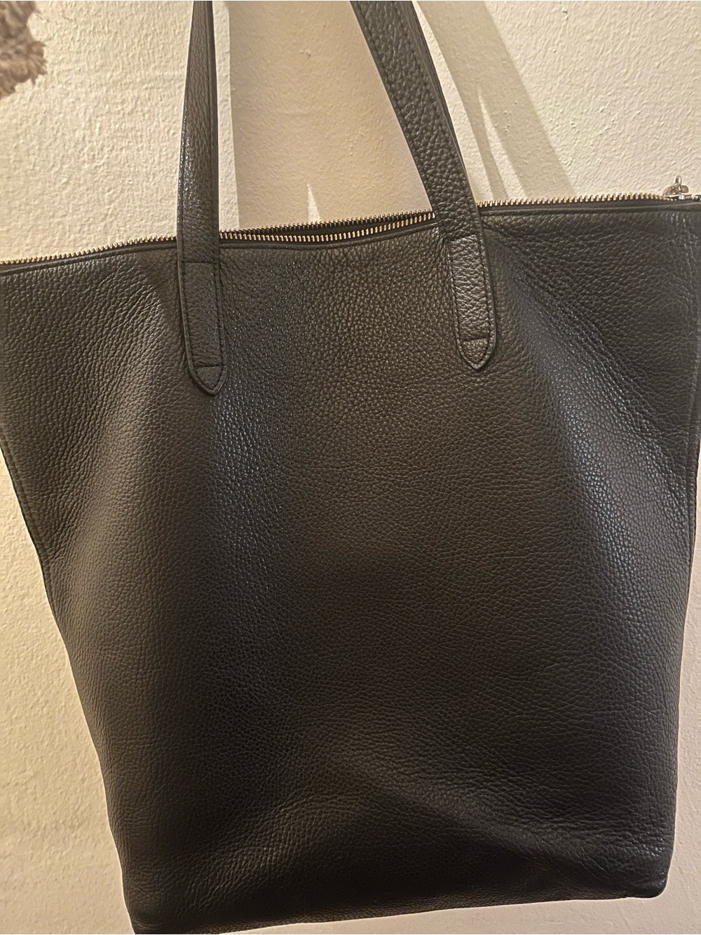 Cuyana - Tall Pebbled Black Leather Zippered Tote Bag - GUC
